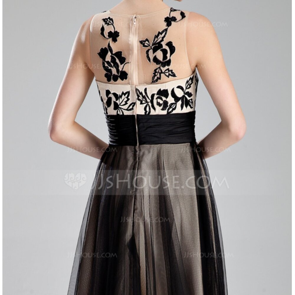 NEW JJ's House Princess Round Neck Lace Tulle Floor Length Gown SZ 14 - Picture 6 of 6